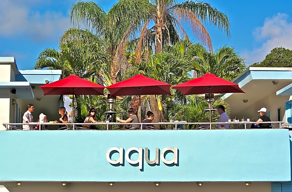 Aqua Hotel & Suites