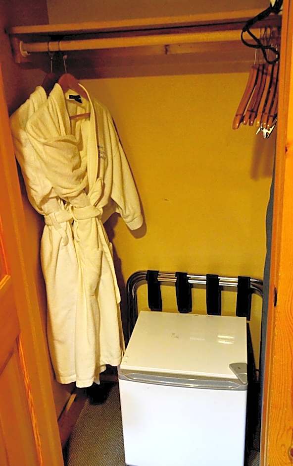 Daniels Summit Lodge