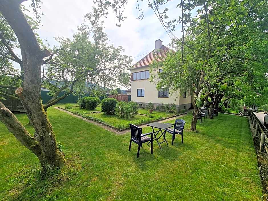 Pension DonauBlick Grein 1 , Spitzfeldstr 1