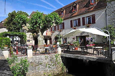 Logis Hotels - Auberge de l'Ile - Hotel 3 etoiles et Restaurant