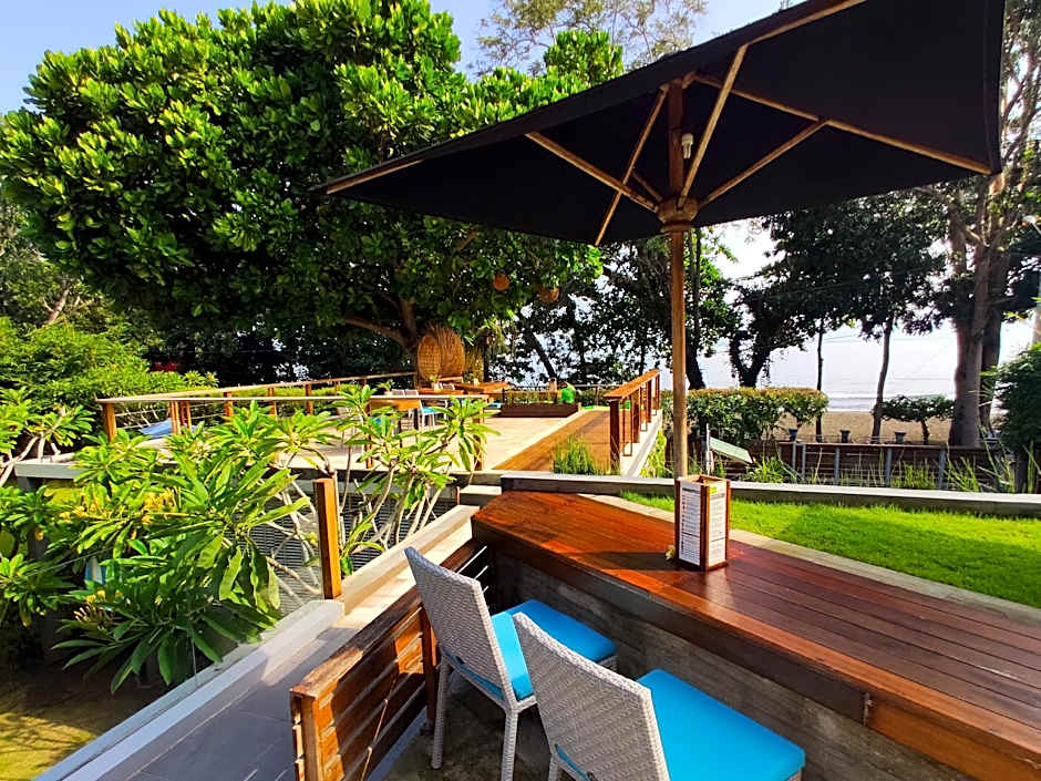 JavaCove Beach Hotel