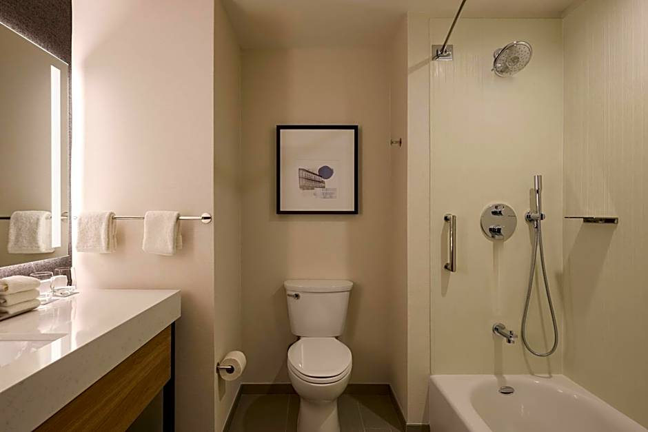 Sheraton Grand Sacramento Hotel