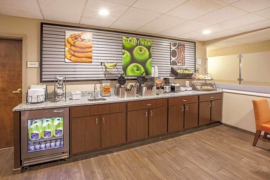La Quinta Inn & Suites by Wyndham Mechanicsburg - Harrisburg