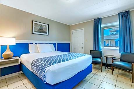 Standard Queen Room