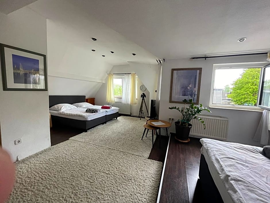Albi Studio HH Airport – Hamburg, VA