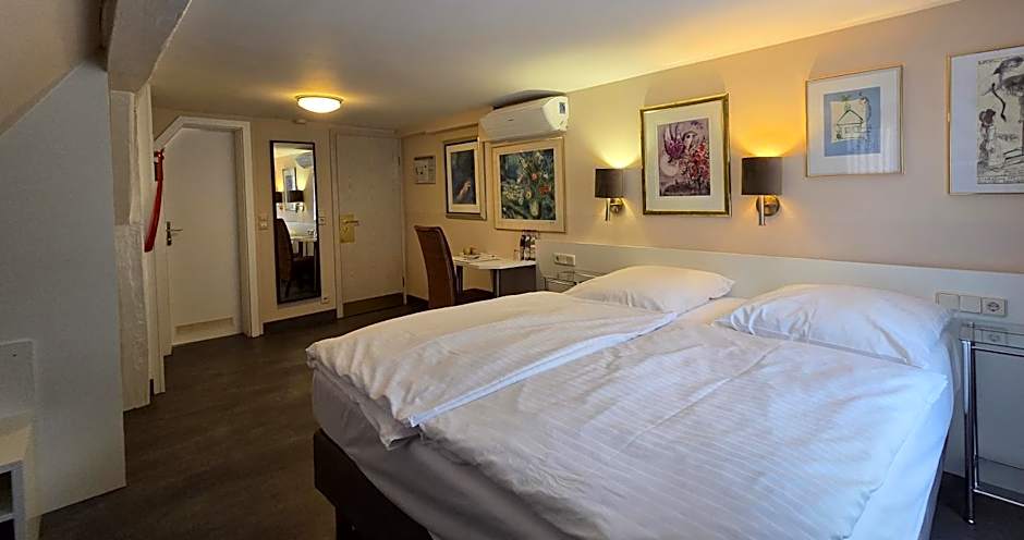 Hotel Garni "Am Ellinger Tor"