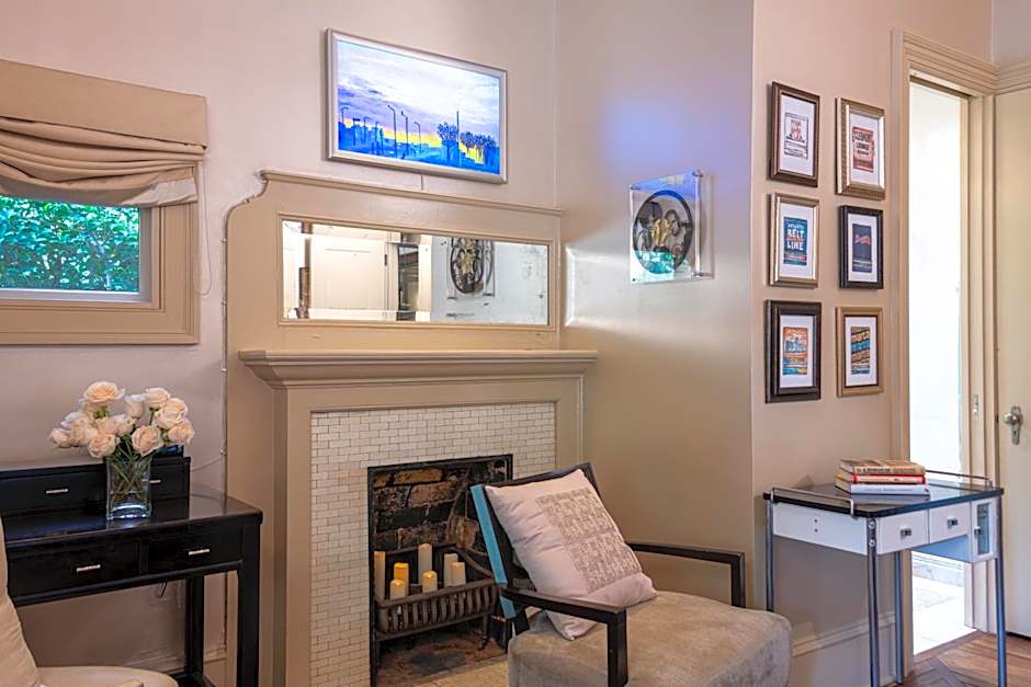 Stonehurst Place Bed & Breakfast
