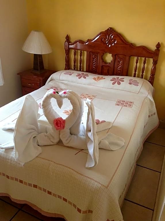 HOTEL CAMELINAS AREA BLANCA