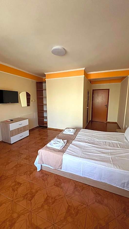 Family Hotel ADIA BLUE