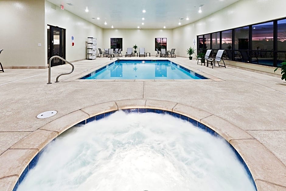 Holiday Inn Express Hotel & Suites Brownfield By IHG