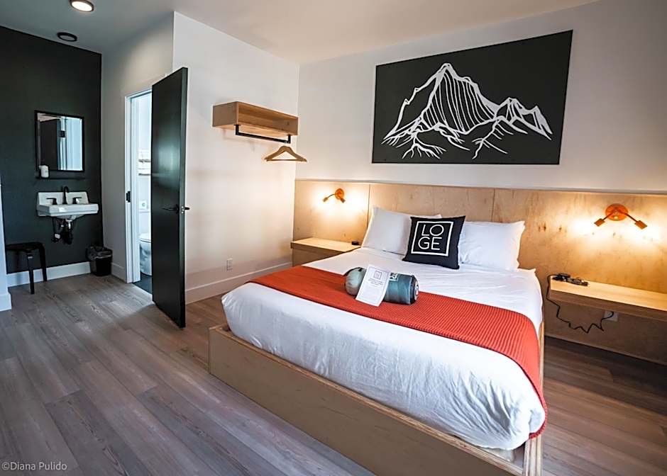 LOGE Leavenworth Downtown