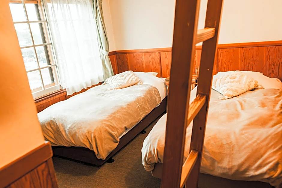 Hakuba Pension & Log Hotel Meteor