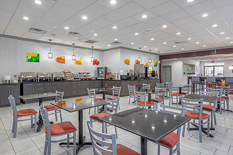 Quality Inn & Suites Greenville - Haywood Mall