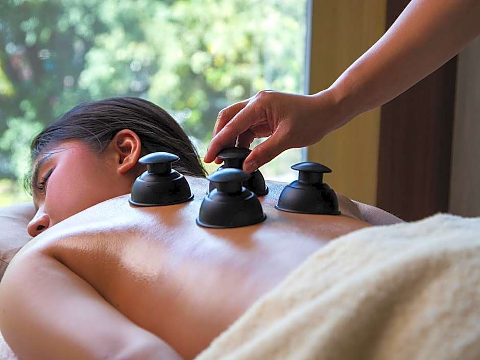 Makati Shangri-La, Manila