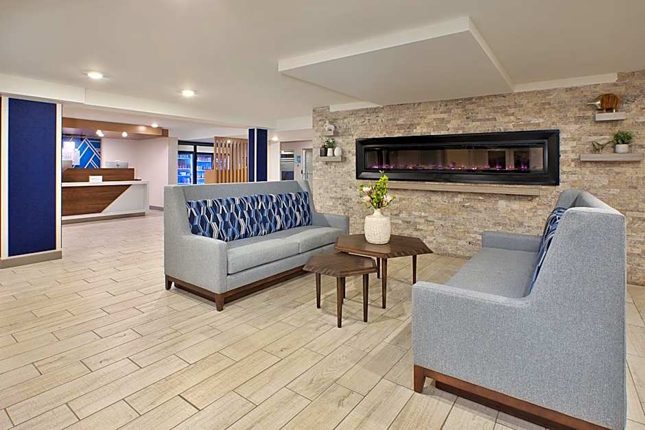 HOLIDAY INN EXPRESS & SUITES FREDERICTON By IHG