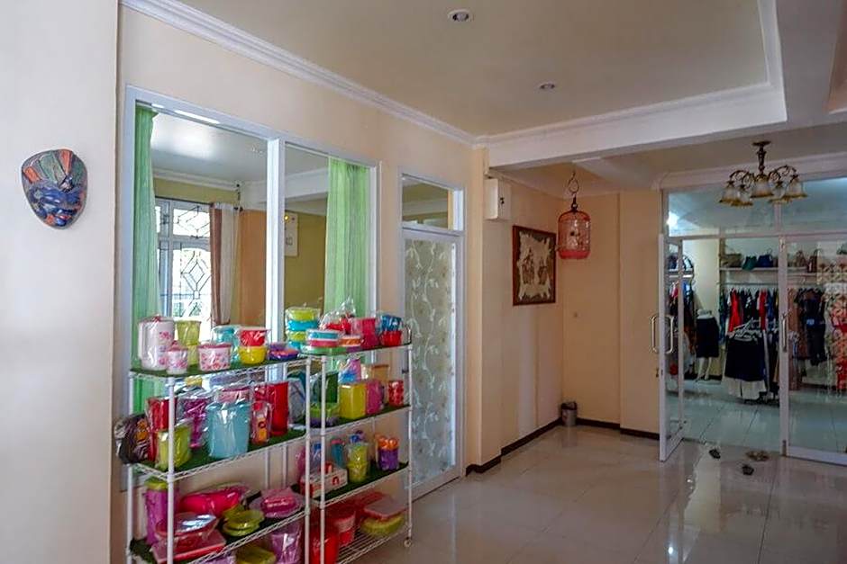 RedDoorz Plus Syariah @ Hotel Boulevard Luwuk