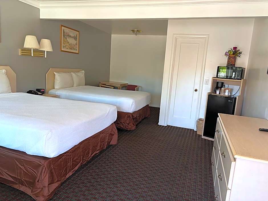 Lark Motel Willits