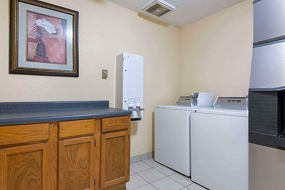 Quality Inn Magnolia