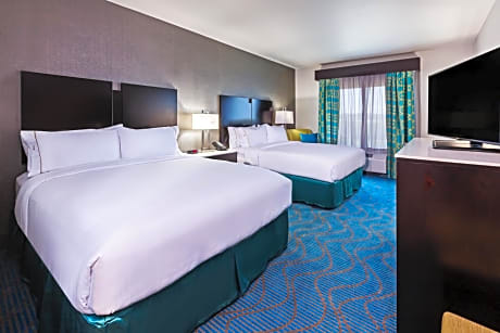 Queen Room with Two Queen Beds Hearing Accessible with Roll-In Shower - Non-Smoking