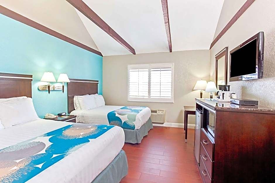 Cabana Inn & Suites