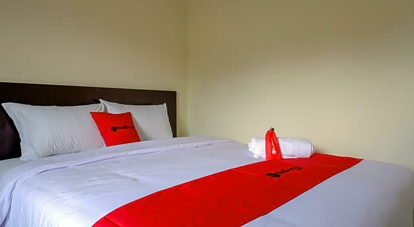 RedDoorz near Terminal Mendolo Wonosobo