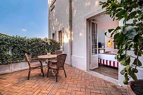 Suite with Garden View