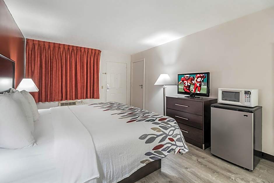 Red Roof Inn Cadiz