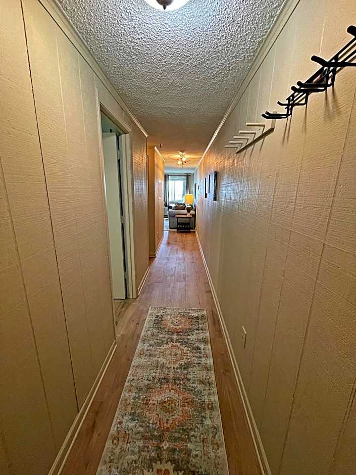 Stroll to Slopes, Village Area, Ski in-Out MtLodge 210