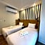 Carlton Hotel