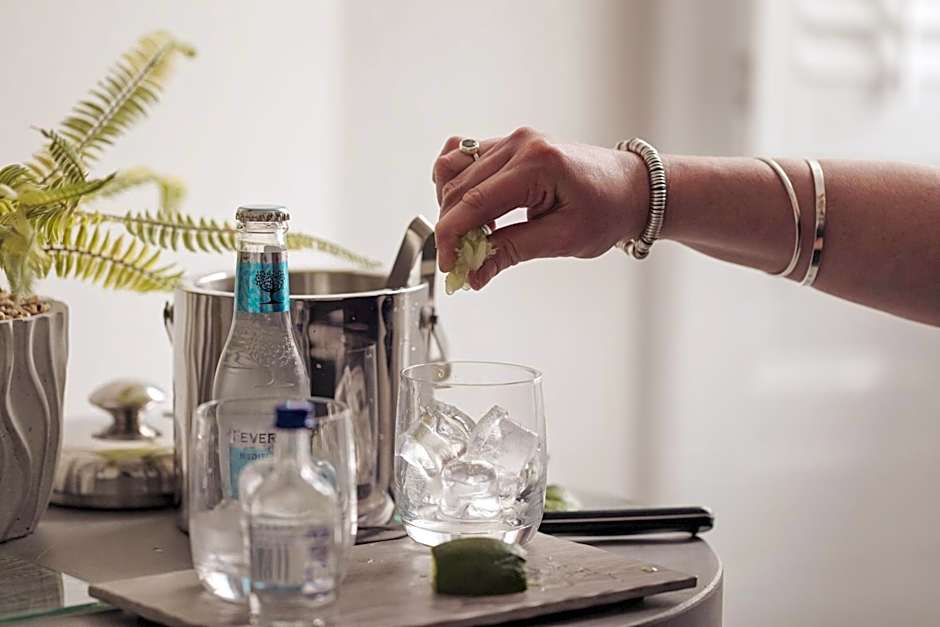 Tweedies Bar and Lodge