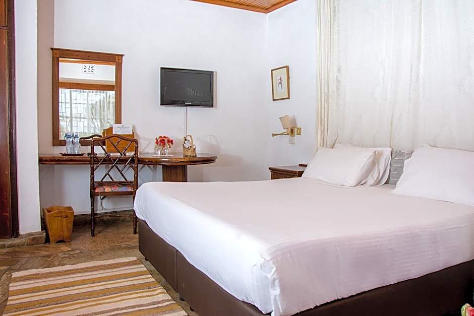 Jacaranda Lake Elementaita Lodge