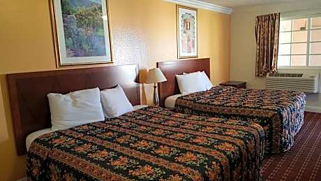 Deluxe King Room with Two King Beds, Non-Smoking