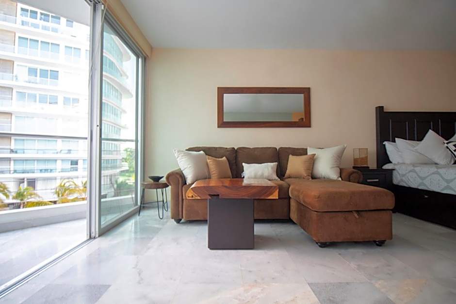 Suites at Aria Pacific Ocean Studio