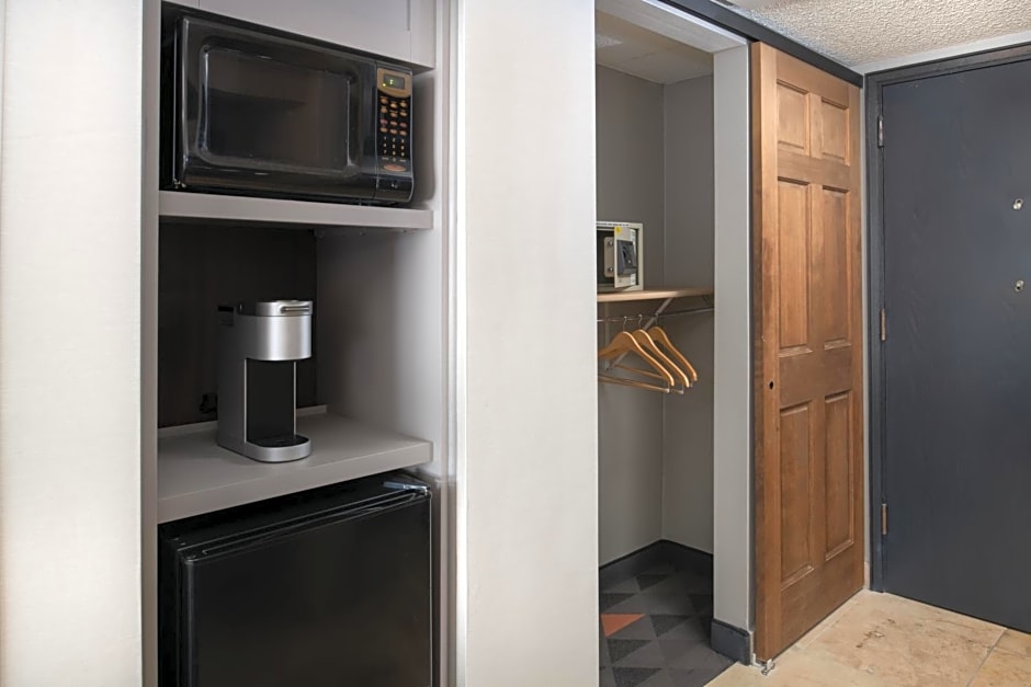 Holiday Inn Portland - Columbia Riverfront by IHG