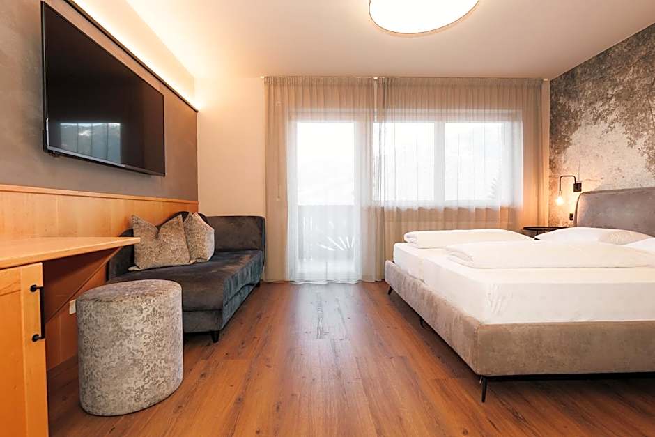 Saldur Small Active Hotel