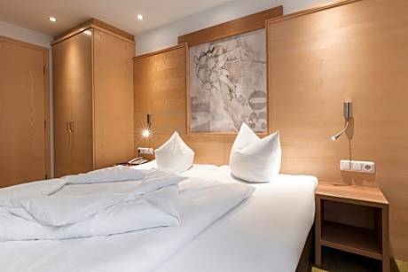 Standard Triple Room without Balcony