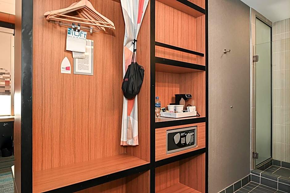 Aloft Charlotte City Center