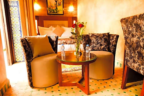 1 Queen Bed Suite Deluxe, No Smoking