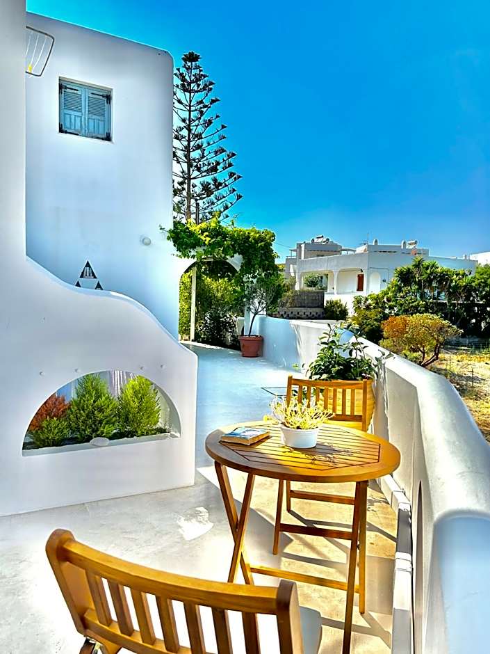 Anita Rooms & Suites Milos