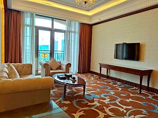 Suqian Shangyang Lake New Century Hotel
