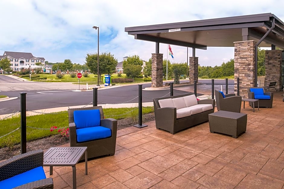Holiday Inn Express & Suites Farmville By IHG