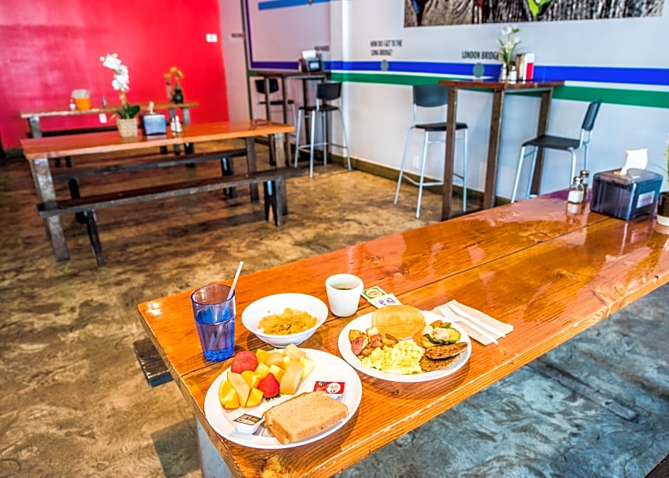 Hollywood Downtowner Inn – Hollywood, CA