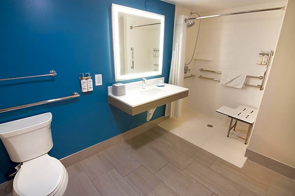 Holiday Inn Express and Suites Fort Lauderdale Airport West By IHG