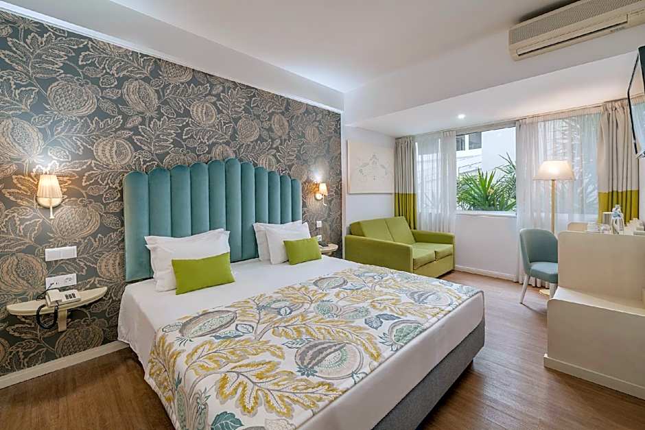 Zdjęcie 1 z 8 — Connecting Rooms