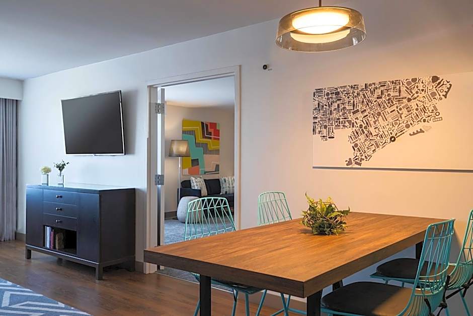 The Baronette Renaissance by Marriott Detroit-Novi Hotel