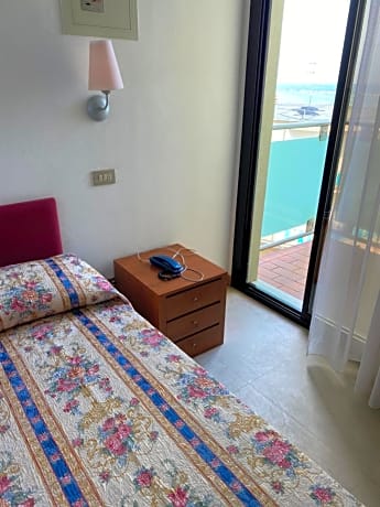 Standard Single Room with Sea View