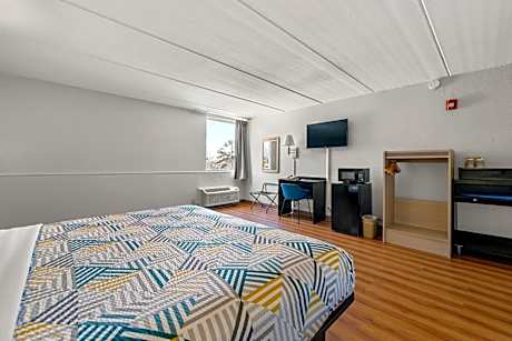 Queen Room with Two Queen Beds - Disability Access - Non-Smoking