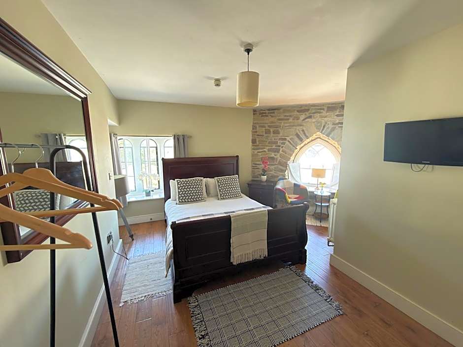 Cross Hands Hotel