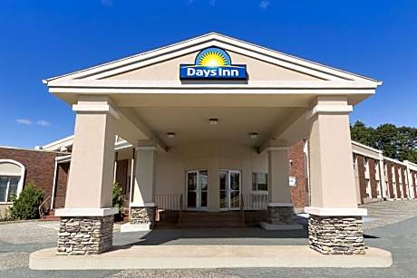 Days Inn & Conference Center by Wyndham Bridgewater