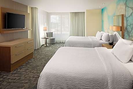 Queen Room with Two Queen Beds - Hearing Accessible